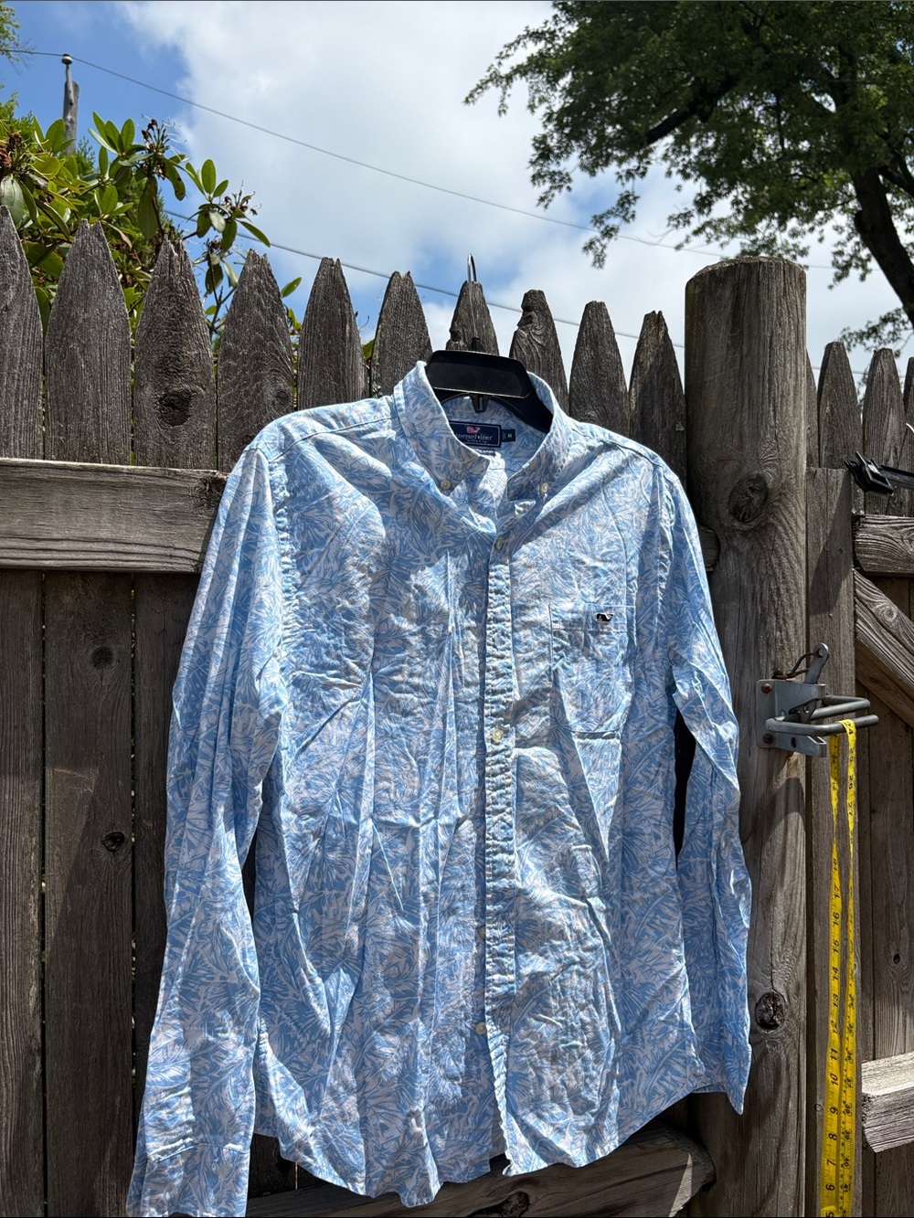 Vineyard Vines medium cotton Tucker Shirt!